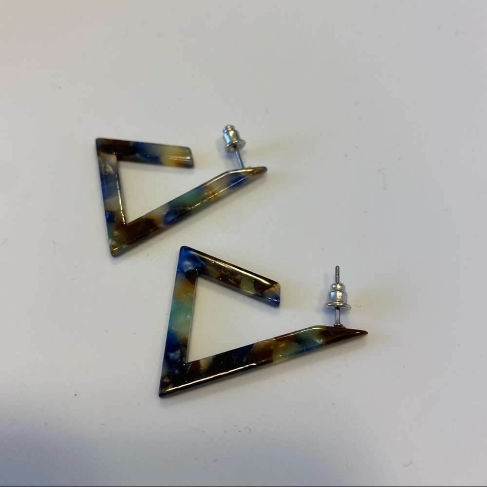 Resin Angle Earrings - Picture 8 of 9